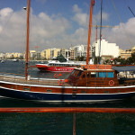 Прогулочный теплоход Captain Morgan Fernandez на берегу, Мальта